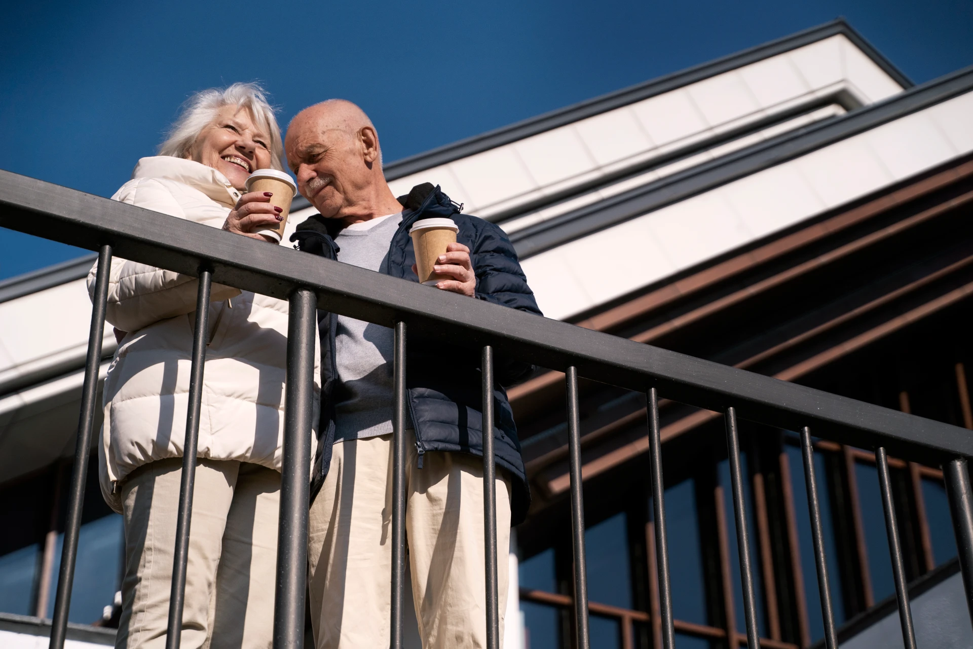 Retirement Homes Vs Independent Living Choosing The Right Fit - Gordon's Downsizing