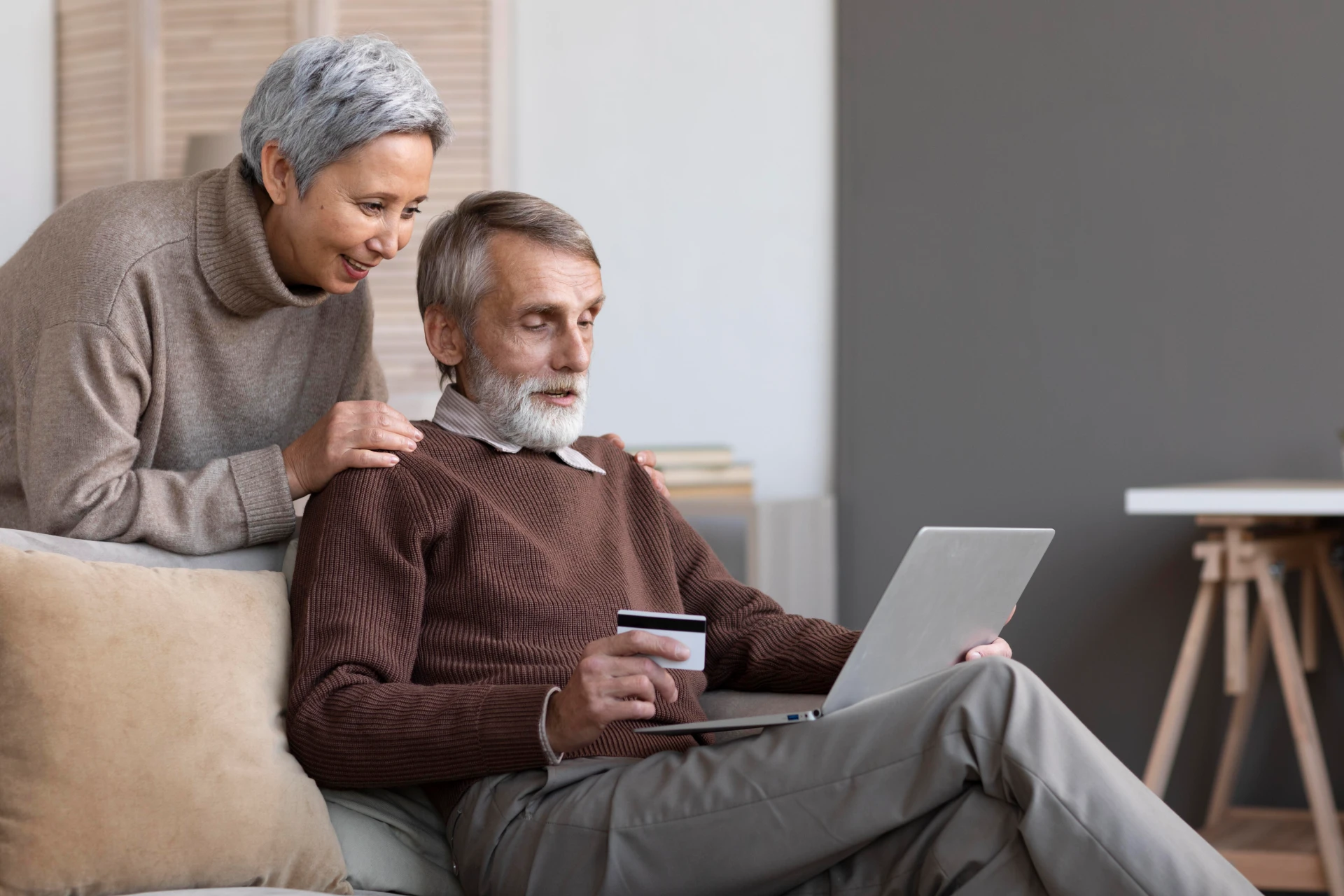 Selling Household Items Online Versus Auction Services Risks And Effort - Gordon's Downsizing