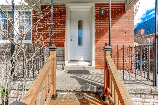 20 Gardens Crescent Toronto Aerial Exterior Of Home - Gordon's Downsizing & Estate Services