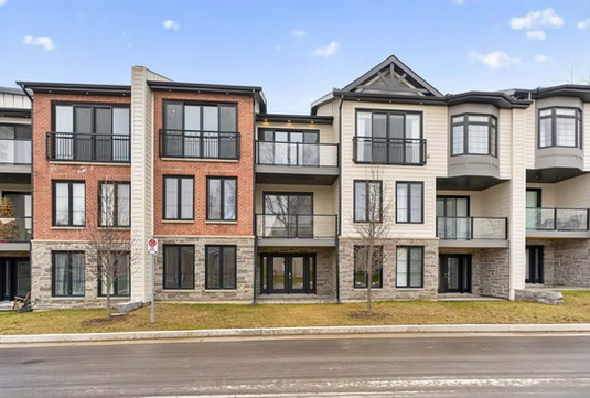 47 Bentley Crescent Picton Detached Home Exterior - Gordon's Downsizing & Estate Services