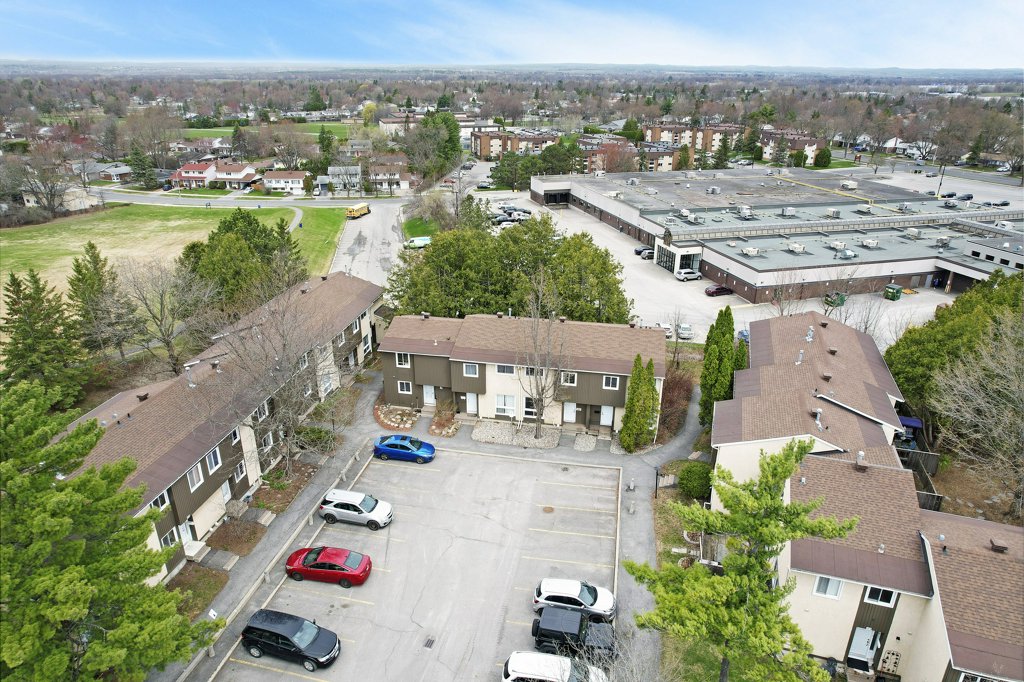 1562Lassiter(33)