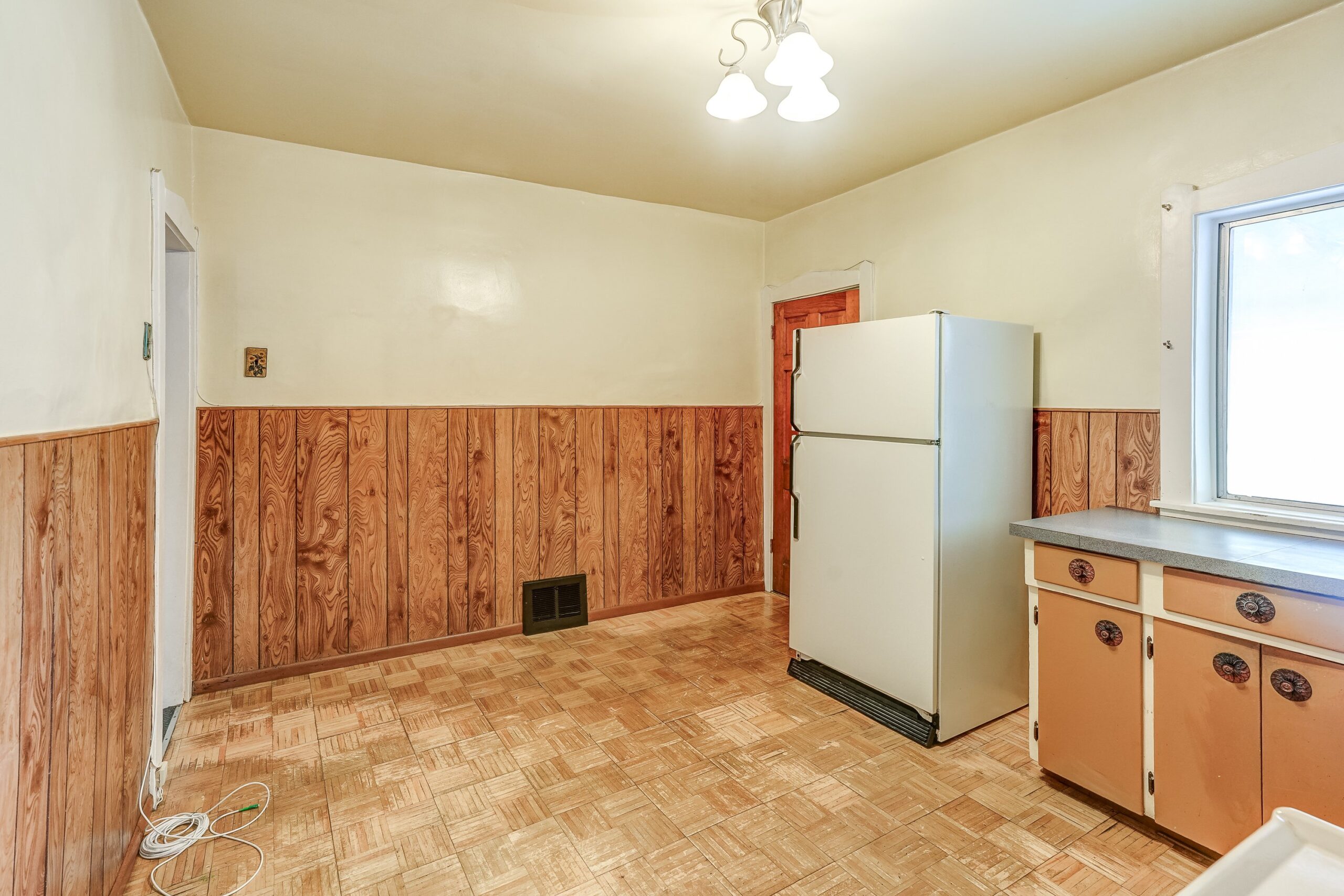 203Donlands(14)