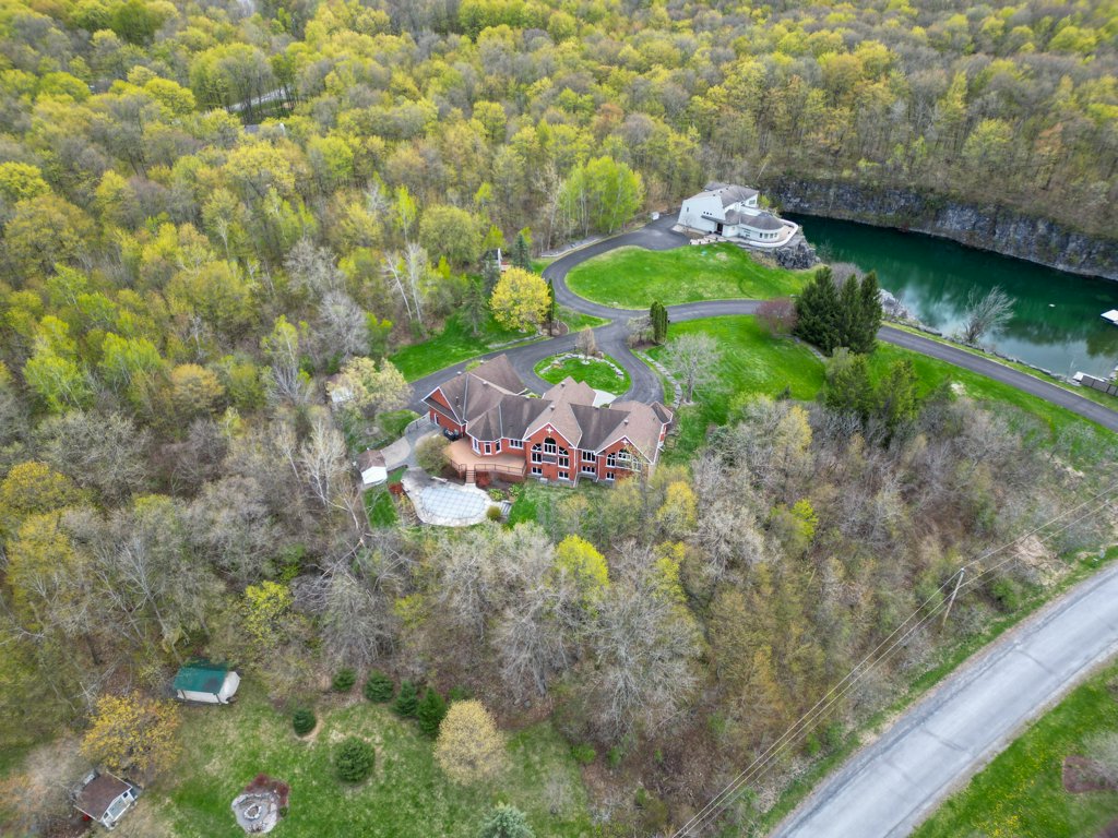 2369Lookout(84)