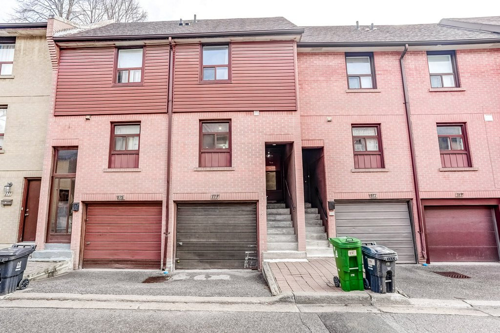 173-275 Broadview Avenue Toronto Building Exterior - Gordon's Downsizing & Estate Services