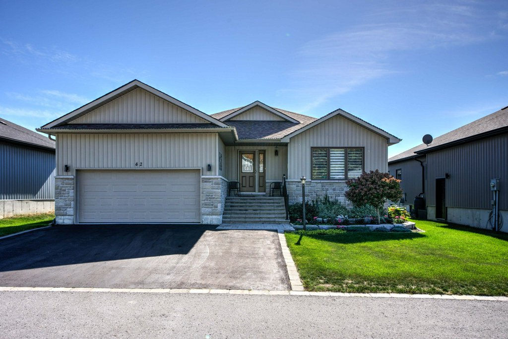 Conger Drive Wellington Front Exterior - Gordon's Downsizing & Estate Services