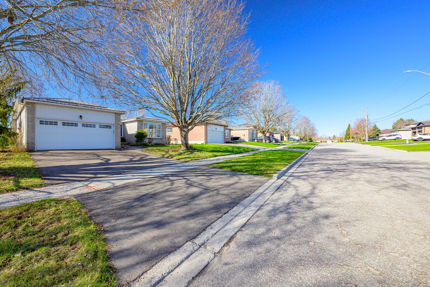 Corneil Street Kawartha Lakes Property Exterior - Gordon's Downsizing & Estate Services