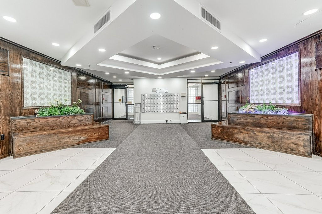 Sheppard Avenue Scarborough Reception Area - Gordon's Downsizing & Estate Services